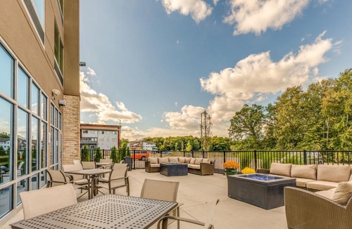 Okemos Hotel | Holiday Inn Express & Suites Okemos - University Area by IHG