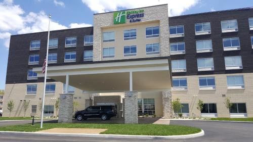 Toledo Hotel | Holiday Inn Express & Suites Toledo West by IHG