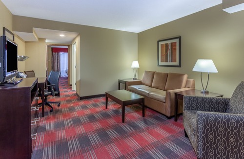 Bowling Green Hotel | Holiday Inn Express Hotel & Suites Bowling Green by IHG