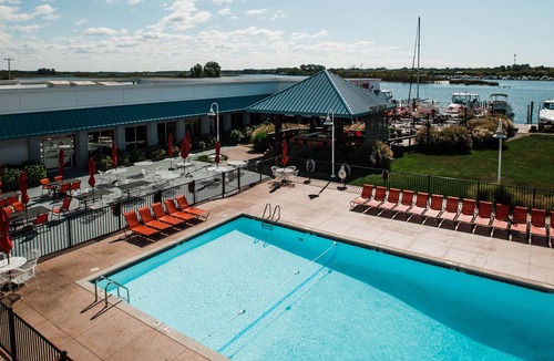 Spring Lake Hotel | Holiday Inn Grand Haven-Spring Lake, an IHG Hotel
