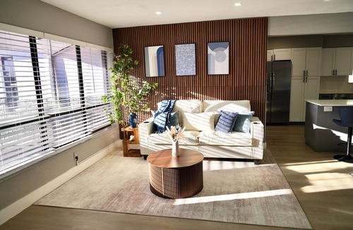 Driftwood House | Hollywood 3801