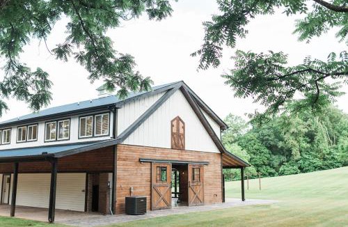 Knoxville House | Holston Springs Lodge and Venue