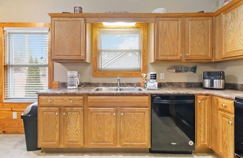 Sloans Valley House | Home Away From Home 25R- Fun, Lake Cumberland, Golf Carts, Pickleball, Pool