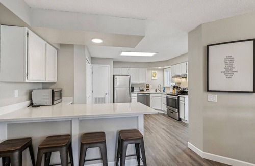 Lake Delton Apartment | Home Sweet Getaway - Perfect for Girl's Trips & Families