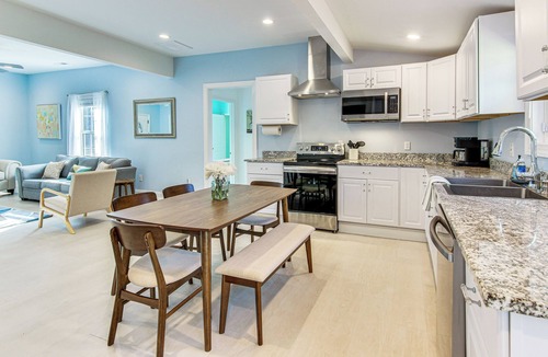 Parker House | Home w/Private Yard - Walk to Swamp Rabbit Trail