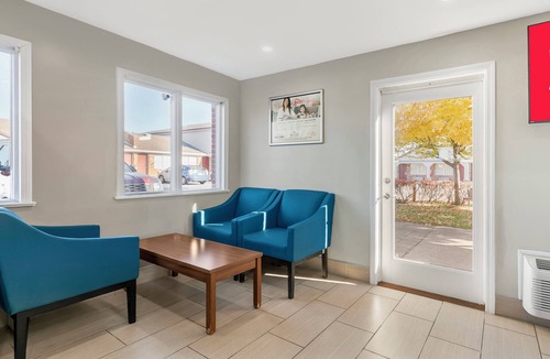 Georgetown Hotel | HomeTowne Studios by Red Roof Georgetown, KY