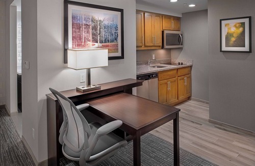 Maryland Heights Hotel | Homewood Suites by Hilton St. Louis Westport