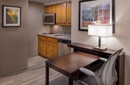 Maryland Heights Hotel | Homewood Suites by Hilton St. Louis Westport