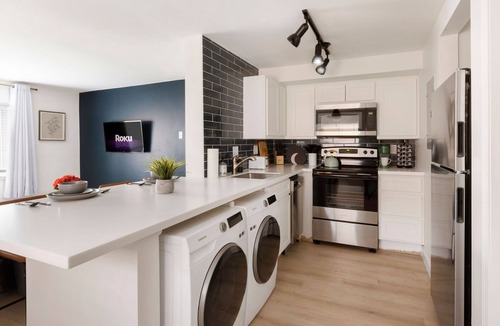 Tower Grove East Apartment | Homey Haven in Tower Grove Near Major Hospitals