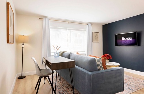 Tower Grove East Apartment | Homey Haven in Tower Grove Near Major Hospitals