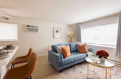 Tower Grove East Apartment | Homey Haven in Tower Grove Near Major Hospitals