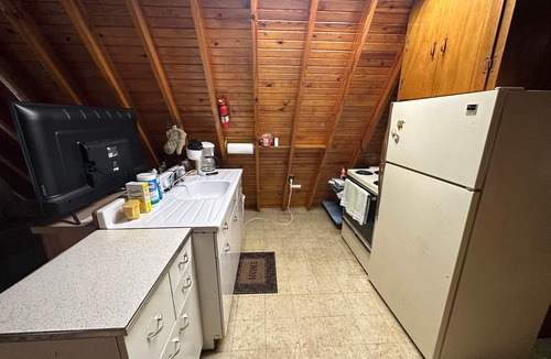 Mammoth Cave House | Homey Hideaway at Brier Creek