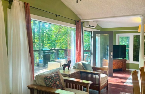 Lake Lure House | HOT TUB, FIRE PIT, DOGS WELCOME, 3 min from newly opened Chimney Rock.