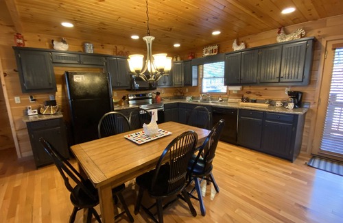 Morganton Cabin | Hot Tub, Fire Pit, Porch Swings, Pets ok LB