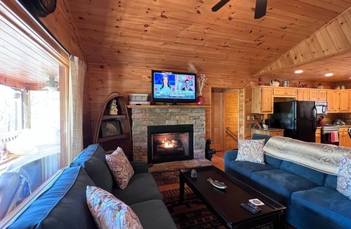 Morganton Cabin | Hot Tub, Fire Pit, Porch Swings, Pets ok LB