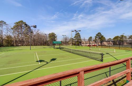 Fairfield Bay House | Hot Tub & Games Galore! Greers Ferry Lake Home