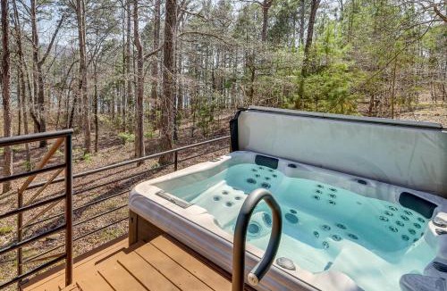Fairfield Bay House | Hot Tub & Games Galore! Greers Ferry Lake Home