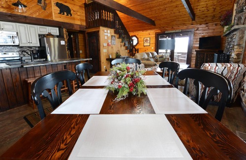 Sevierville Cabin | Hot Tub, Grill, Screened balcony, Fireplace - Log Cabin near Pigeon Forge