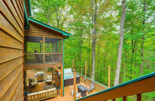 Dahlonega House | Hot Tub & Hikes: Dahlonega Cabin - 4 Mi to Town!