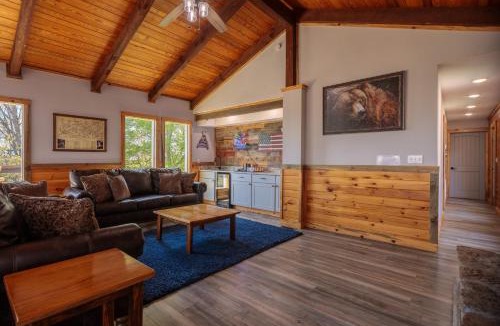 Kodak House | Hot Tub & Mini Golf: Mtn-View Haven in Kodak!