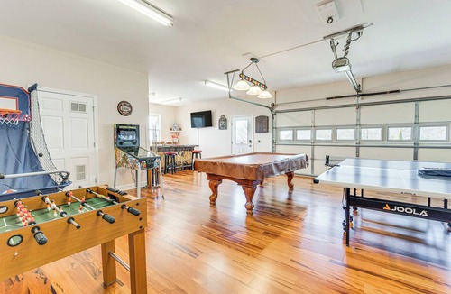 Hayesville Cottage | Hot Tub, Mtn Views & Games! Hayesville Home