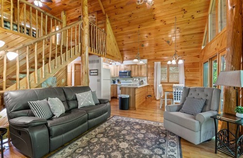 Stanton Ski Chalet | Hot Tub & Wifi - Birdsong - Red River Gorge, KY