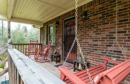 Pine Ridge House | Hot Tub & WiFi -Carrie's Cottage - Red River Gorge