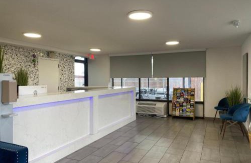 Pines Village Hotel | Hotel 10 Extended Stay