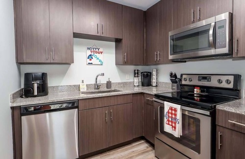 Oxford Condo | Hotty Toddy Condo at 514 by Apex Short Term Stays