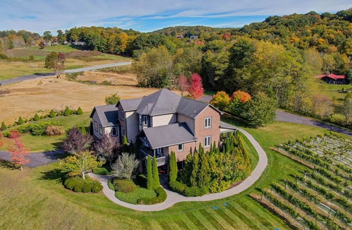 Banner Elk House | House ∙ 8 bedrooms ∙ 16 guests