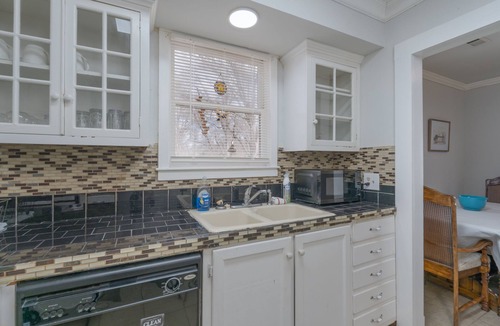 Rock Hill House | House on Shurley - in a quiet neighborhood