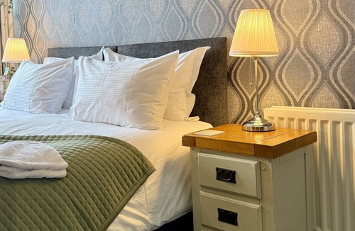 Wing Hotel | Howard Arms