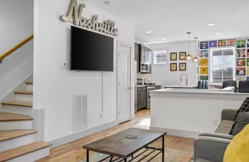 The Nations House | Howdy Haven - Come stay in vibrant Nashville. House just updated!