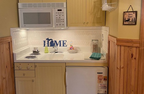 Hubbard Lake Cottage | Hubbard Lake West Shore Lakefront Cottage with stunning view