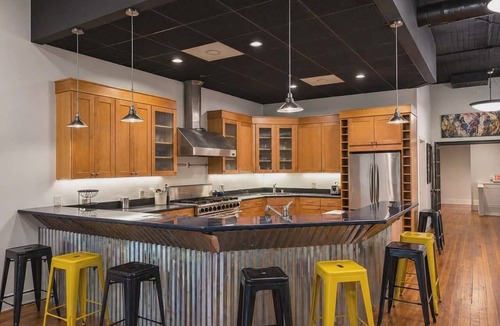 Bristol Apartment | Huge Historic Loft on State Street! 2 bed - 2 Bath - With view of Downtown