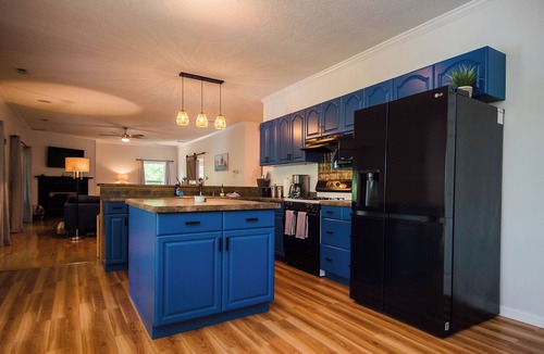 Oconee County House | Huge Lakeside 5BR Home with Private Dock, 2 Kitchens, Sleeps 12, Pet-Friendly!