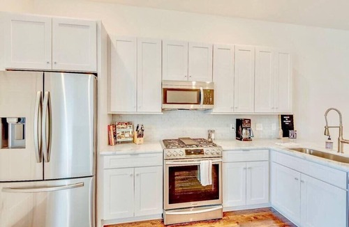 Hillsboro West End House | Huge Luxury Downtown Home w Rooftop Deck! 12 beds!