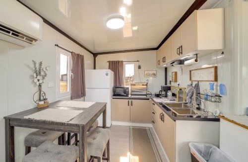 Nowata House | Hunt, Fish & Explore! Tiny Home Near Oologah WMA