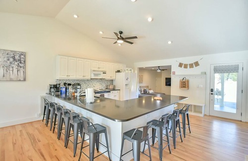 Semora House | Hyco Paradise/Hot tub/Lake-front/Fire-pit/Game-room/Incredible VIews