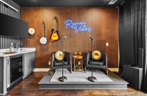 Buena Vista House | Iconic Ryman Revival - Pews Murals & Karaoke