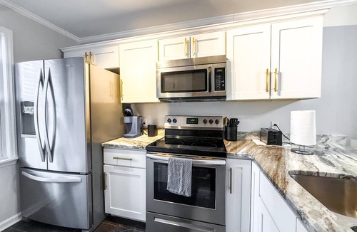 Southeast Raleigh House | Ideally Situated 2BR 2ensuite Townhome in Raleigh