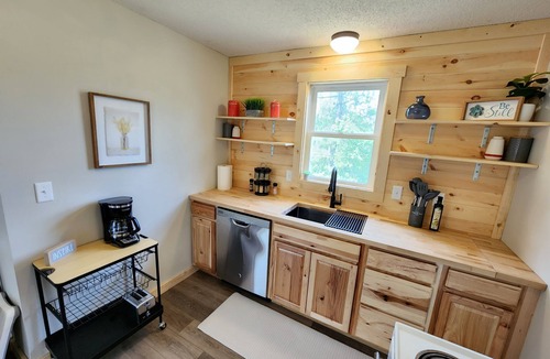 Idlewild Cabin | Idle-in-the-Wild Secluded Cabin-Wi-Fi, Hot Tub