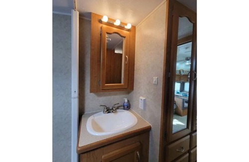 Winnsboro RV Rental | Immaculate Country Wildcat