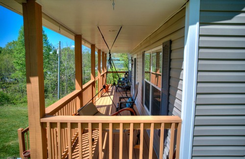 Bluff City House | Immerse yourself in the beautiful setting of the tranquil riverside by staying in our 3BR 2Bath home