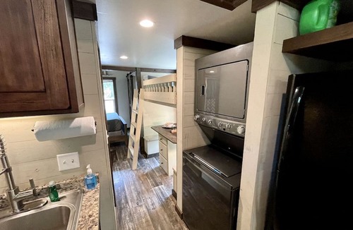Monteagle Cabin | Impressive Cabin with Hot-tub and Close to Great Hiking Trails in Monteagle, Tennessee
