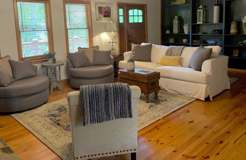 Mirror Lake House | In-Town Cottage by Mirror Lake-2 miles from Main St, Hot tub, fireplace, Big TVs