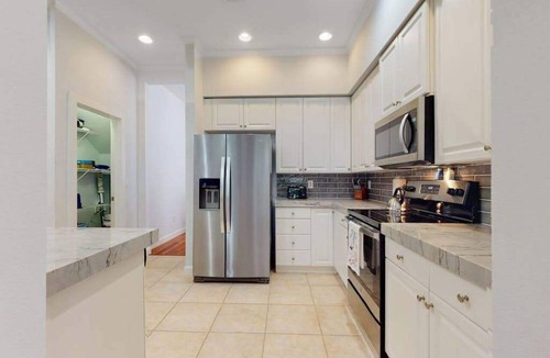 Indian Beach Sapphire Shores House | Incredible, dog-friendly home with Pack-N-Play, full kitchen, patio & beach gear