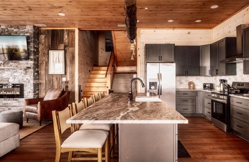 Sevierville Cabin | Incredible Game Room/Pool/Hot Tub/Theater/LUXE - Southern Summit Skies