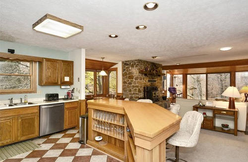 Old Timberline House | Incredible location + spectacular scenery = perfect vacation location!