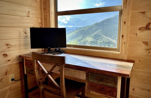 Bryson City Cabin | Incredible Views & Location/Private/Hot Tub/Wi-Fi